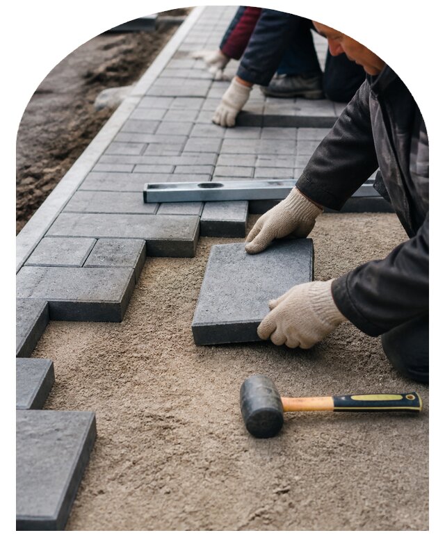 Укладка полимерпесчаной плитки под ключ на участке в Канаше